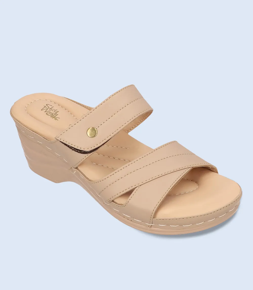 BW8145-FAWN-Women Comfort Slipper