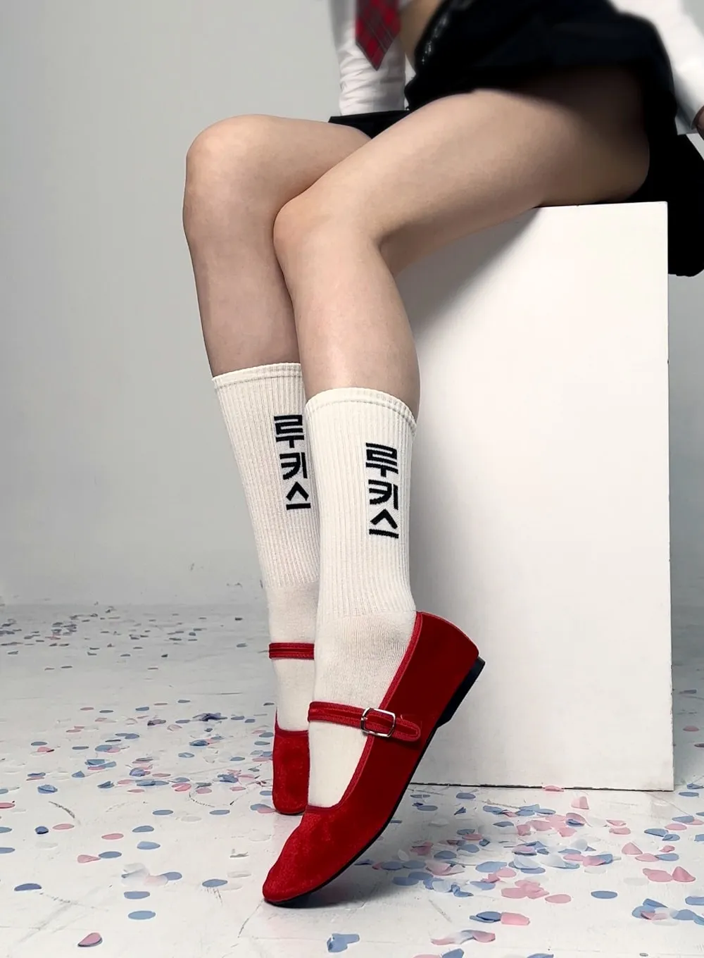 Lewkiss Korean Lettering Socks IO19