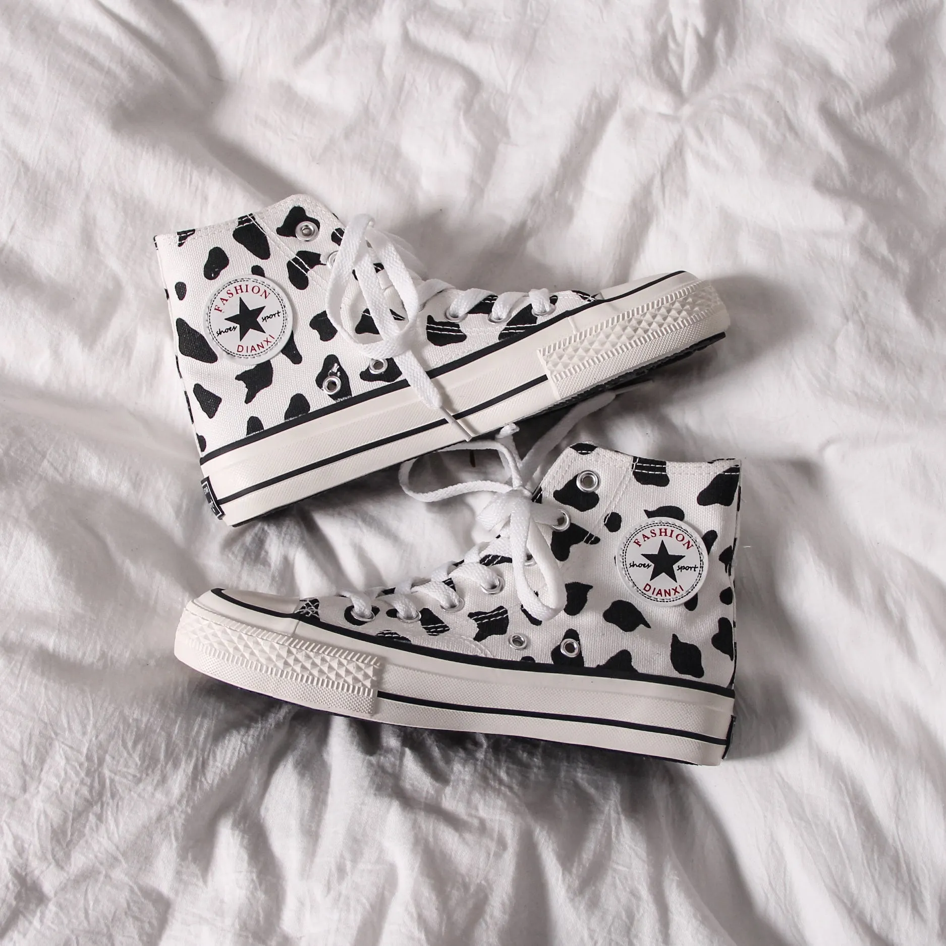 Milk Spots Hand-painted Canvas Shoes AD11704