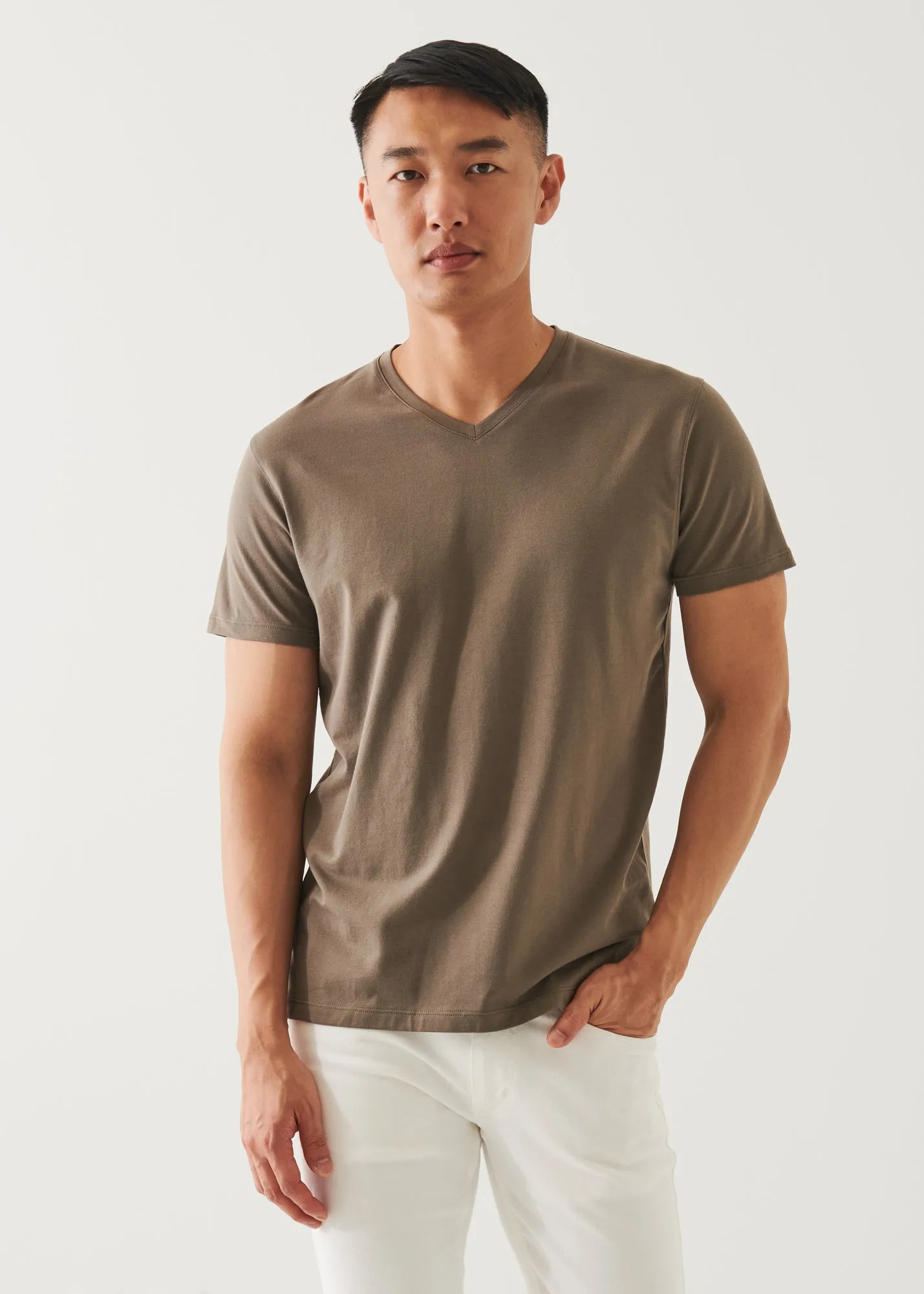 PIMA COTTON STRETCH V-NECK T-SHIRT