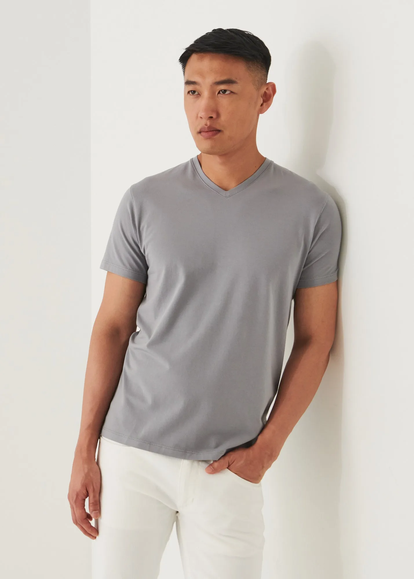 PIMA COTTON STRETCH V-NECK T-SHIRT