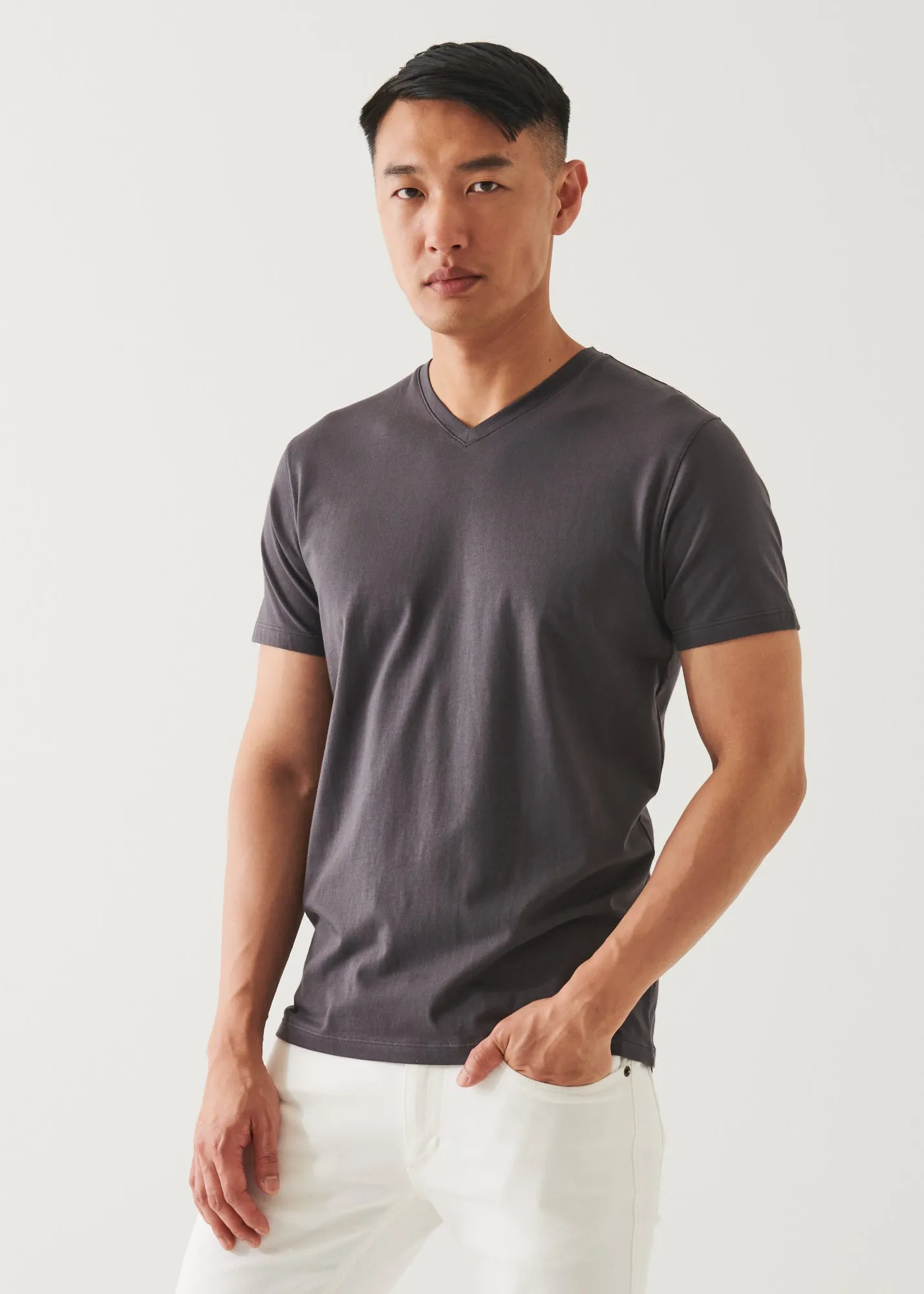 PIMA COTTON STRETCH V-NECK T-SHIRT