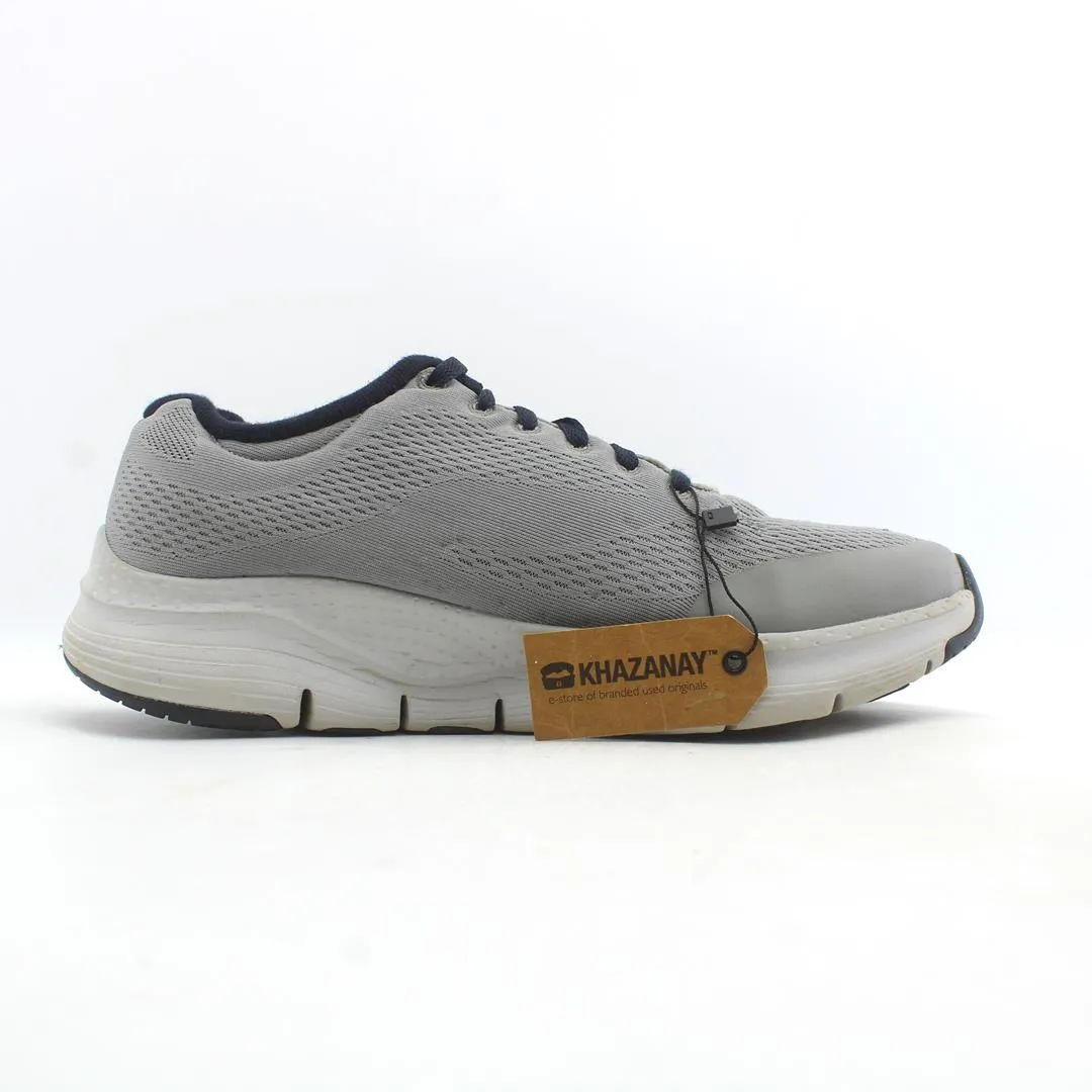 SKECHERS ARCH FIT